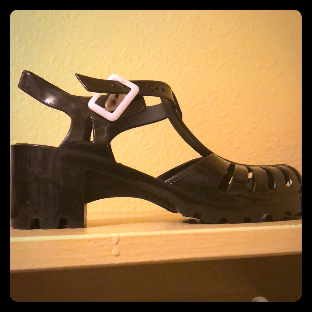 Black jellies